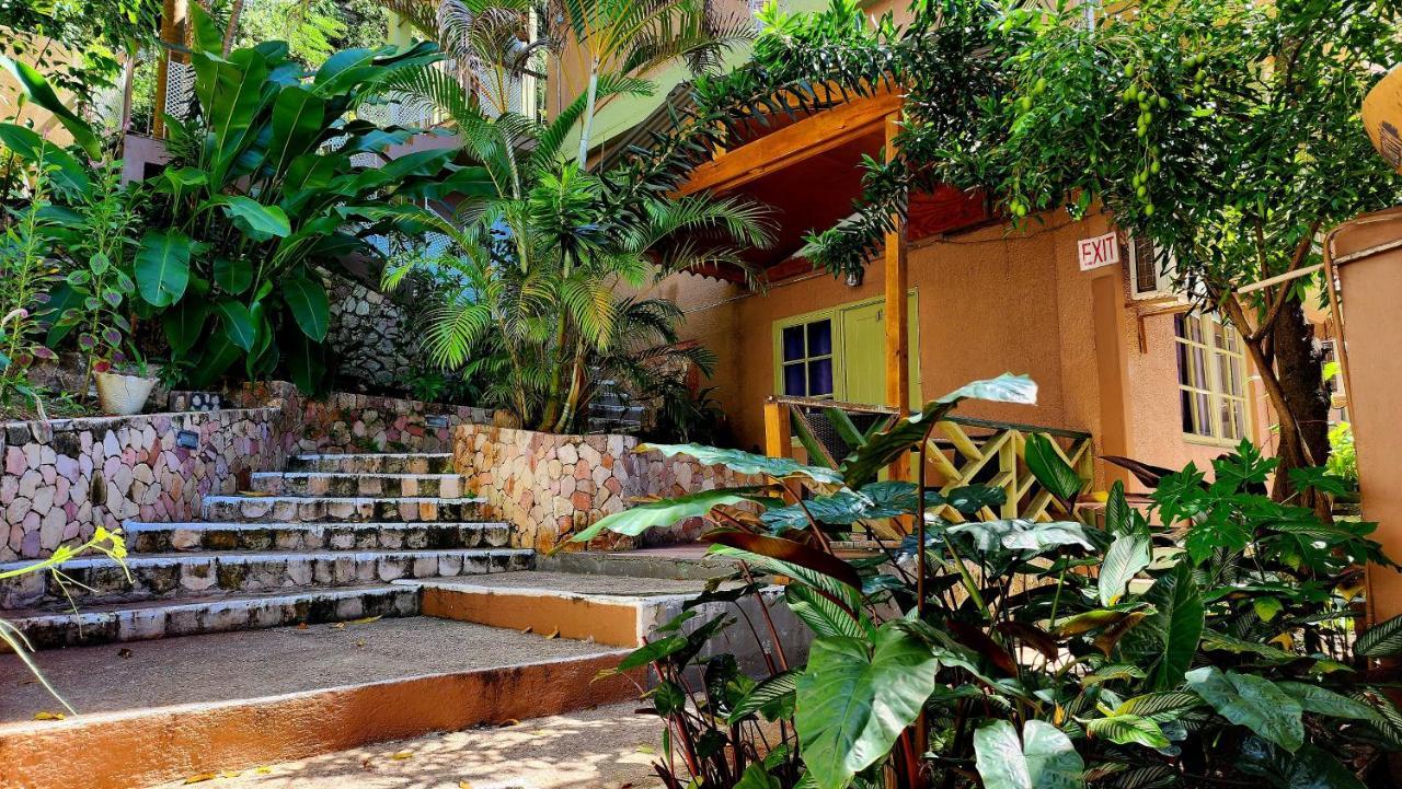 Отель Caribic House Бухта Монтего Экстерьер фото