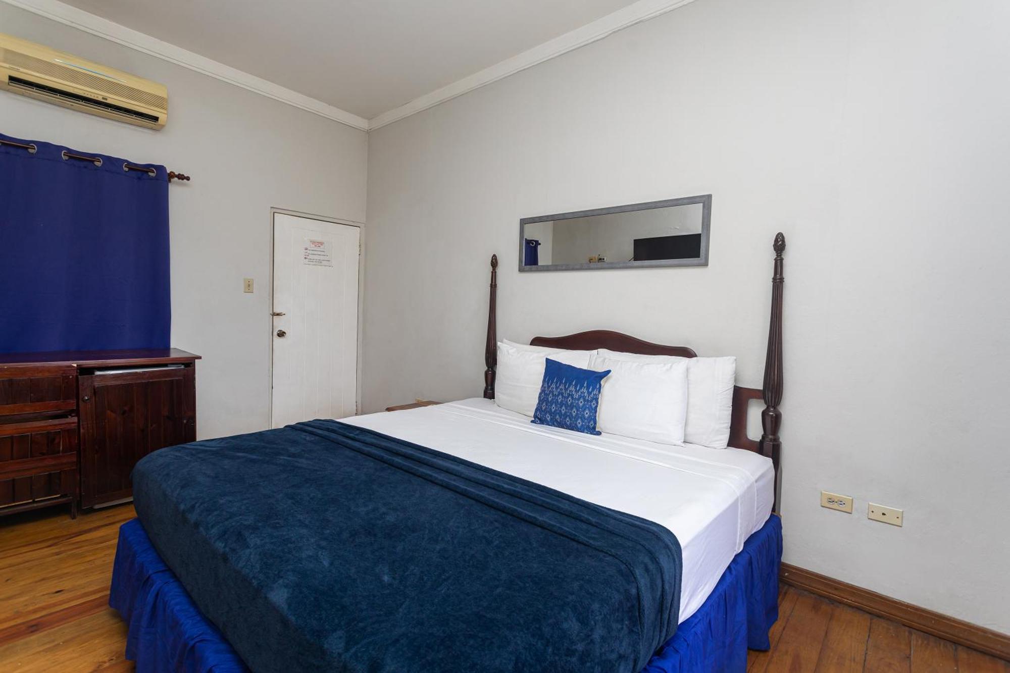 Отель Caribic House Бухта Монтего Экстерьер фото