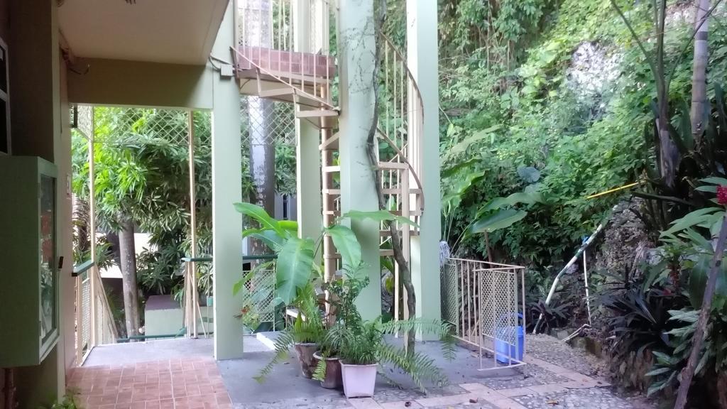 Отель Caribic House Бухта Монтего Экстерьер фото
